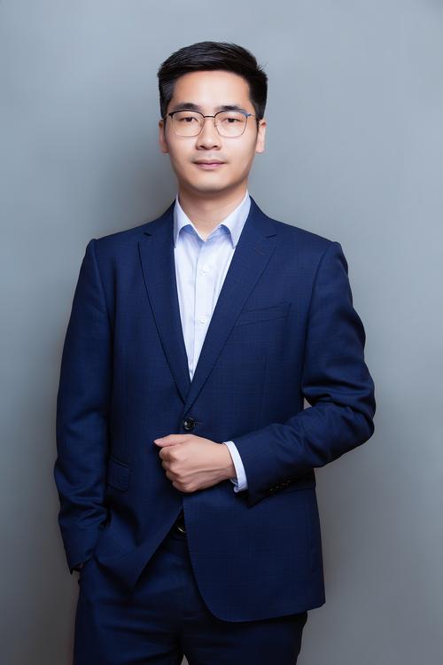 曾海英 调色与视觉增强负责人
